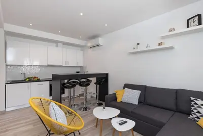 Image de Apartments Siblings - Appartement 2 Chambres Supérieur avec Terrasse et Vue sur le Jardin (Peti)