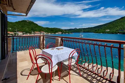 Image de Apartments Malo Lago - Appartement 1 Chambre avec Balcon et Vue sur la Mer - 2ème étage (Appartement 5)