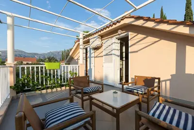 Image de Apartment Zora - Appartement 2 Chambres avec Terrasse et Vue sur le Jardin