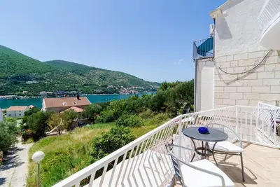 Image de Apartments Peco - Appartement 4 chambres avec balcon et vue sur la mer