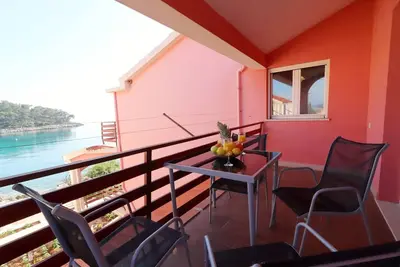 Image de Apartments Prižba Bay - Appartement Standard 2 Chambres avec Terrasse et Vue sur la Mer (Apartman 2)