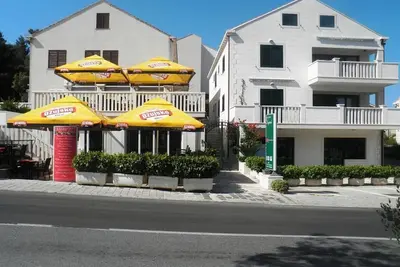 Image de Apartments Logoš - Appartement 1 Chambre Supérieur avec Terrasse et Vue sur la Ville (Apt B)