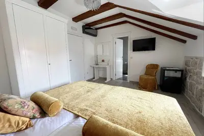 Image de Chambres Sorgo Palace - Chambre Double ou Lits Jumeaux Supérieure avec Vue sur la Ville (Ambre)