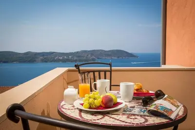 Image de Apartments Nina - Appartement 2 Chambres avec Balcon et Vue sur la Mer