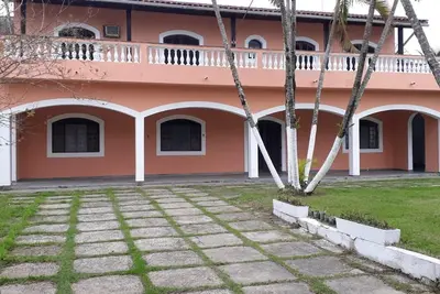 Image de Maison avec piscine Ă 300m de la plage
