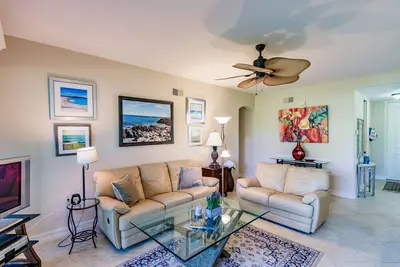 Image de Coach Home dans le Pelican Sound Resort