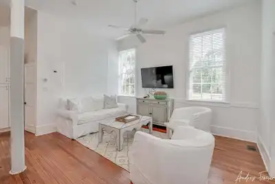 Image de Lavish à Tybee's North Beach