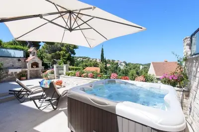 Image de Apartments Katarina Tiha - Appartement 2 Chambres avec Jacuzzi et Terrasse Vue Mer (A4 + 2)