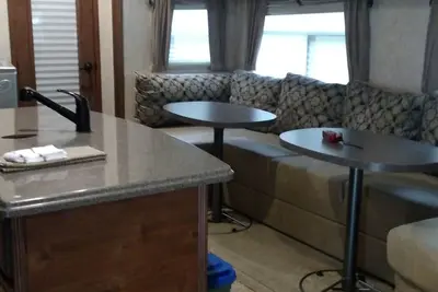 Image de 5ème roue à votre emplacement de rêve dans le Gsmnp!