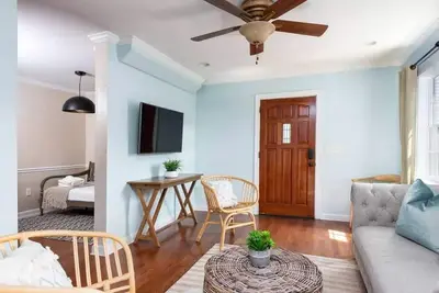 Image de Downtown Charleston House - One block from King Street!