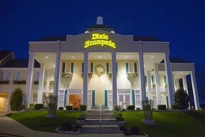 Image de 2 chambres, 2 salles de bain, grande villa à Westgate Branson Woods Resort - Cuisine complète