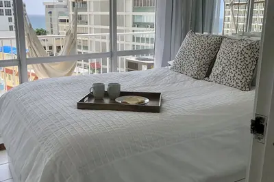 Image de Chic lumineux 1 chambre avec vue sur l'océan Condado