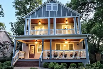 Image de Luxury Nash Retreat * 1. 5 milles de Broadway * Capacité d'accueil plus de 12 ans