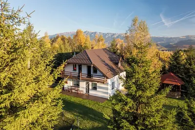 Belle maison de trois chambres dans un endroit exquis.