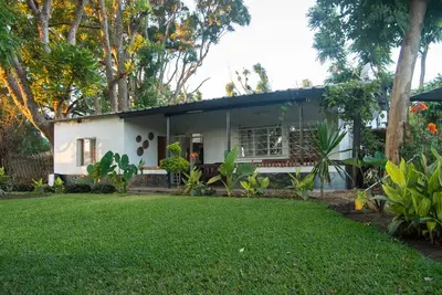 Image de Appartement de campagne offrant un bel environnement serein.