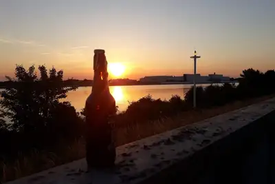 Image de Vacances directement sur la digue de la Weser Ă BrĂŞme