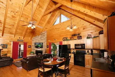 Image de Votre Propre PRIVÉ (Sauna & Hot Tub)