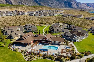 Image de Passez des vacances dans l’Okanagan au lac le plus chaud du Canada dans un chalet chaleureux et accueillant.
