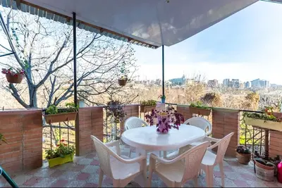 Image de Hause avec balcon dans le vieux Tbilissi