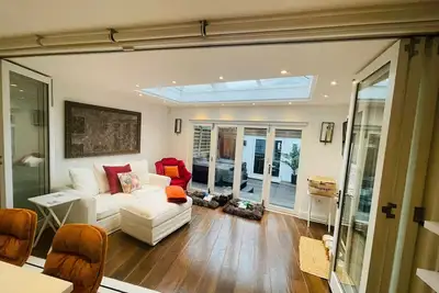 Image de Escape London in London - Village de Wanstead - Maison de colombe - Hottub and Gym!