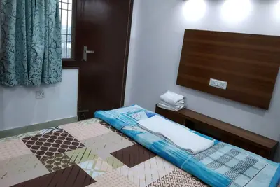 Image de Appartement entier de 3 chambres près de la station de métro Vaishali