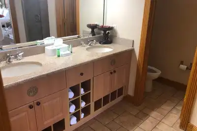 Image de Grand Studio Master King Suite avec Queen Soft 4 personnes