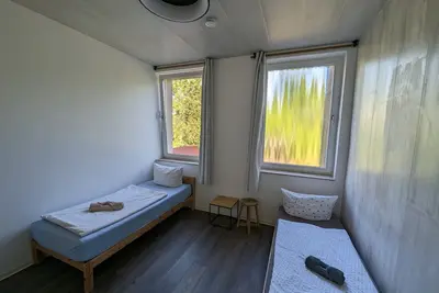 Image de Appartement spacieux avec de hauts plafonds