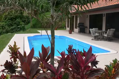 Image de Une belle nouvelle location de vacances de haute qualité à Atenas, de superbes vues, une piscine.