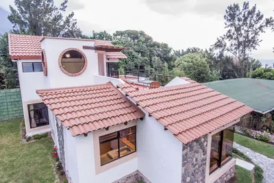 Image de Villa Jucanya, vue magnifique sur le lac, loin du bruit mais proche, 3 chambres.