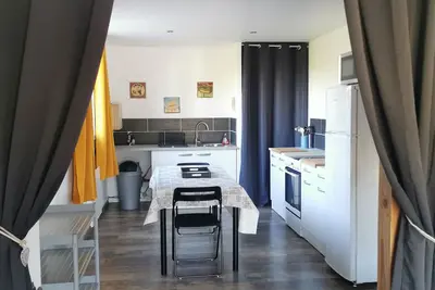 Image de T2 independant avec piscine chauffée