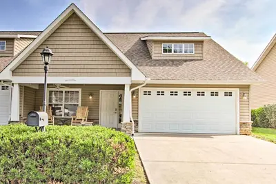 Image de Nouveau! Pigeon Forge Home w / Pool, à 2 km de l'île!