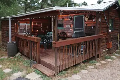 Image de Bear Creek Cabin - Cabines confortables Immobilier, Llc.