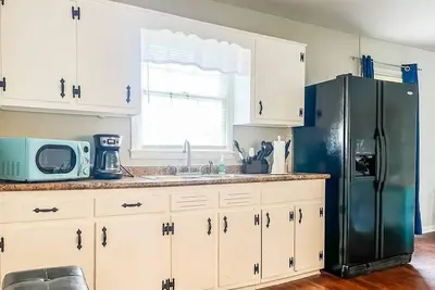 Image de BungalowBoswell Bungalow 5Min au centre-ville! Animaux Ok