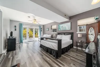 Image de Calme et cool! Spa relaxant! 40 min à Dc! 15 min à Quantico!