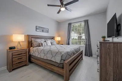 Image de Is1-208 - Lake View Corner Unit - Modern Decor