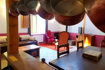 Image de 90 m2 dans ancienne ferme montagnarde rénovée, proche ski et randonnée, au frais