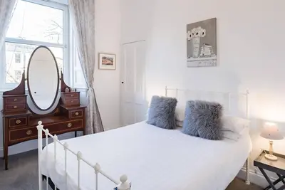 5 * Beautiful & Vintage, spacieux dans un endroit chic!