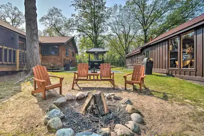 Image de Nouveau! Cabine sur le lac Rush avec bar Tiki, grill et kayaks