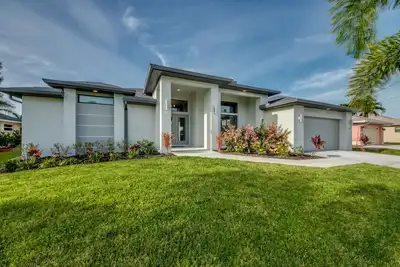 Image de Étourdissant! Villa privée neuve avec piscine et beaucoup d'espace pour se divertir