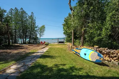 Image de Red Bay Getaway. . . front de mer, maison de vacances 4 saisons sur le lac Huron