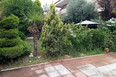 Image de Mezonette De Jardin Avec Piscine Pour Les ÉVASIONS D'ÉTÉ