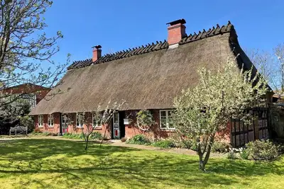 Image de Chaumière 4 * élégante avec un beau jardin et deux terrasses pour les familles