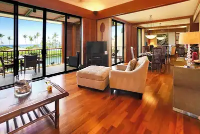 Image de Amélioré Condo 2 chambres au dernier étage, près de l'océan avec une vue imprenable sur l'océan!