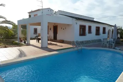 Image de Villa con piscina privada a 5 minutos de Las Deveses