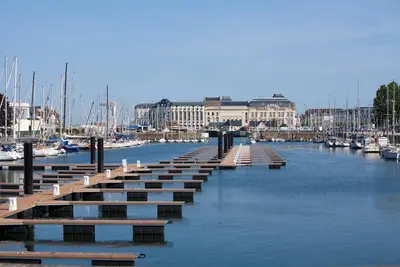 Image de Super endroit! Appartement cosy et équipé proche de la plage
