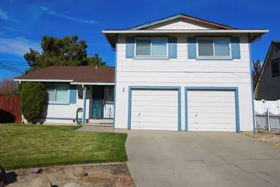 Image de Magnifique Maison De Deux Niveaux SITUÉE PRÈS Du Centre De Convention Et Du Casino D'Atlantis
