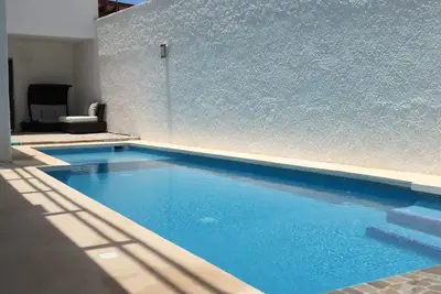 Image de Piscine privée et idéal pour les grands groupes ou les familles!