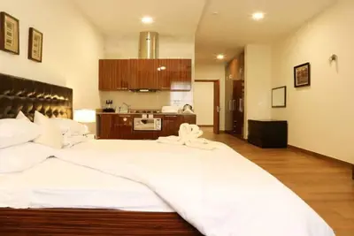 Image de 1313 appartements luxueux et sécurisés avec 3 chambres à coucher 24/7 électricité