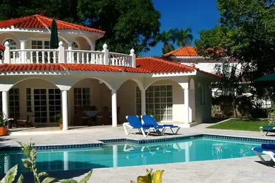 Image de Du luxe pour toute la famille! Piscine privée! Bains privés! Accès Vip à la station!
