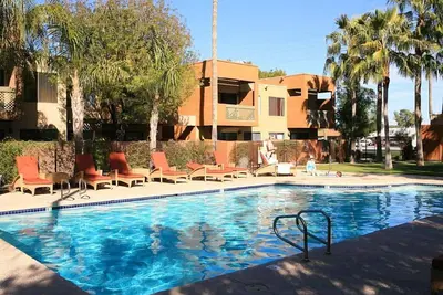 Image de Villa de charme sur un terrain de golf dans la vieille ville de Scottsdale